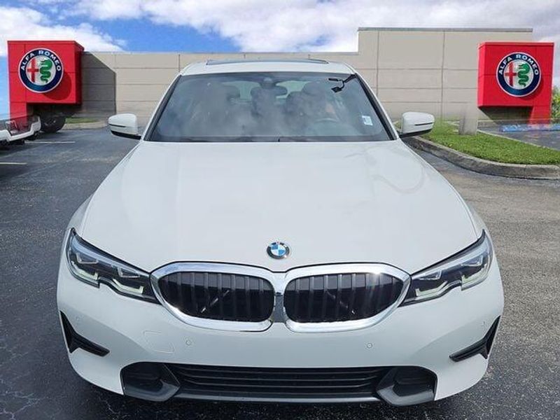 2022 Bmw 330i photo 2