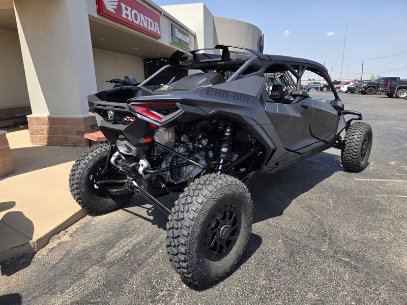 2025 Can-Am MAVERICK R MAX X RS 999TDCT TRIPLE BLACK Image 5