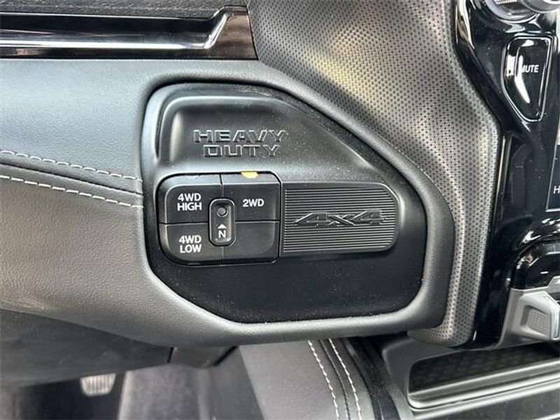 New 2024 RAM 3500 Limited Crew Cab 4x4 8