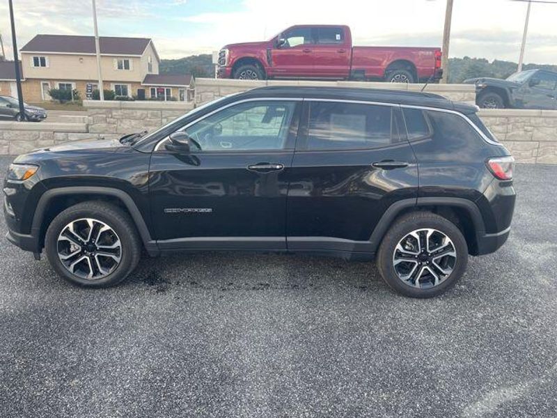 2022 Jeep Compass Limited photo 2