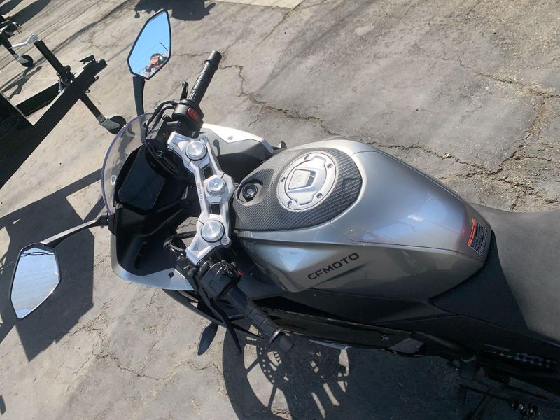 New 2025 CFMOTO 300SS Image 17