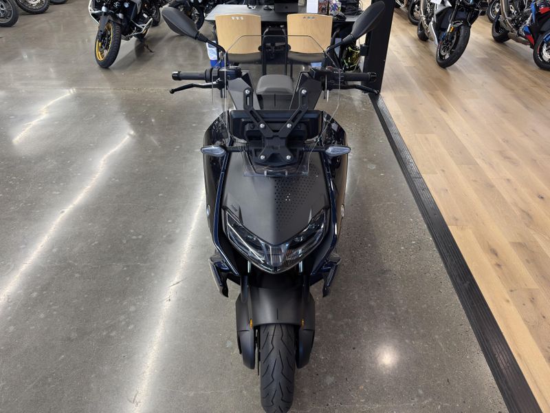2024 BMW CE 04 - IMPERIAL BLUE METALLIC 