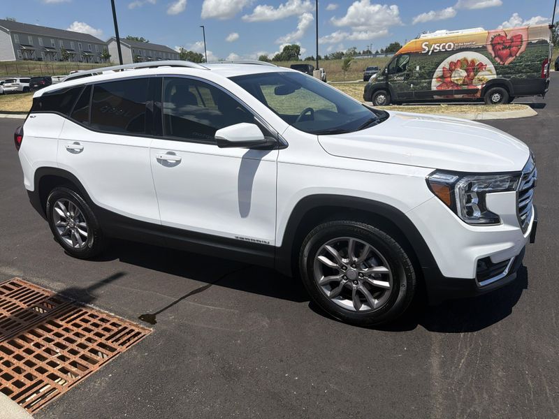 Used 2024 GMC Terrain SLTImage 7
