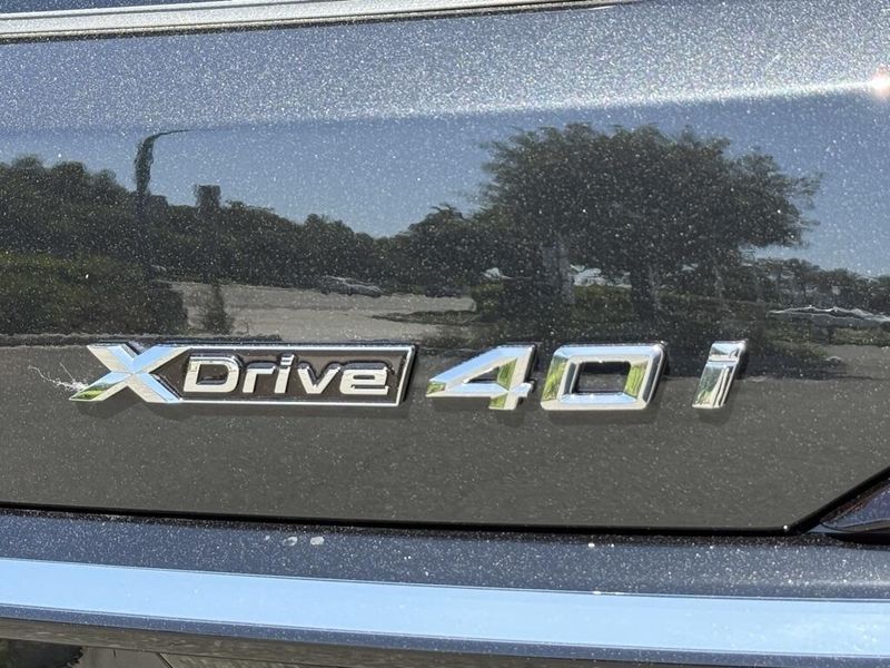 2025 BMW X7 xDrive40iImage 14