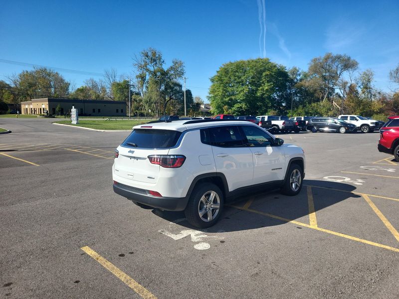 Used 2023 Jeep Compass LatitudeImage 15