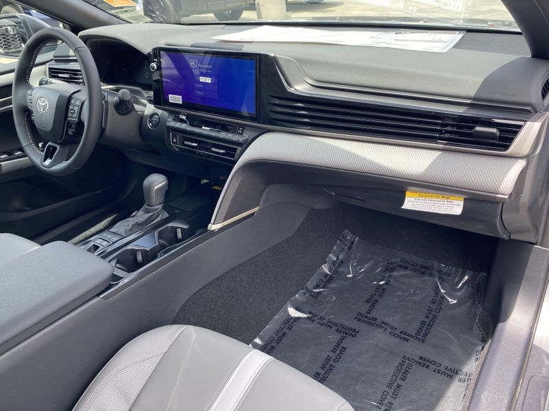 2025 Toyota Camry Image 9