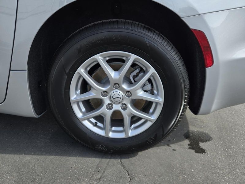 New 2026 Chrysler Pacifica Select FWD