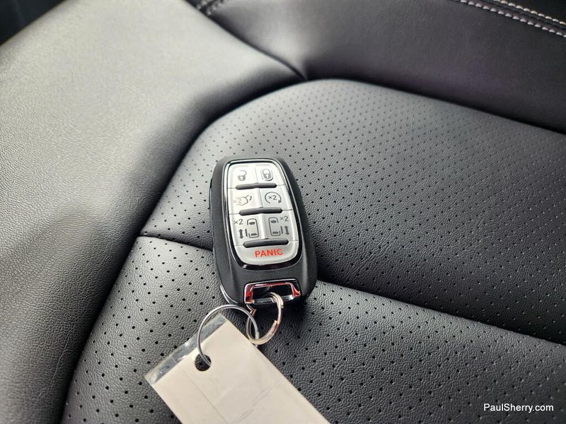 New 2026 Chrysler Voyager Lx