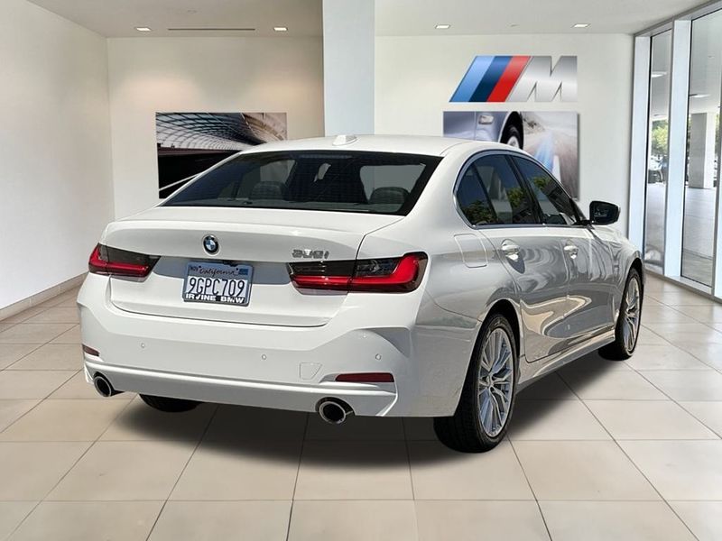 2024 BMW 3 Series 330iImage 7