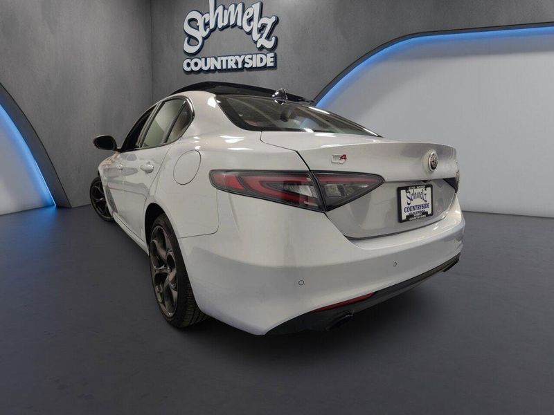 Used 2024 Alfa Romeo Giulia Ti AWD w/Performance Driving PkgImage 5