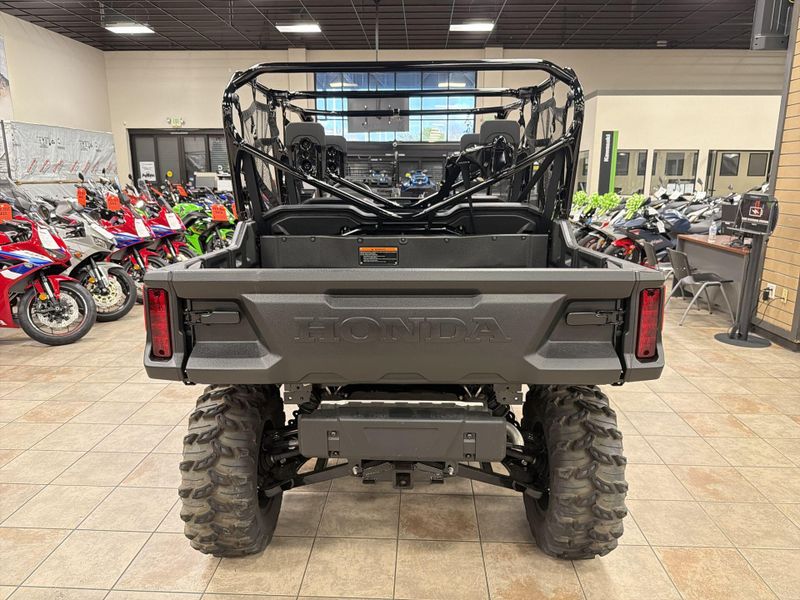 New 2025 Honda PIONEER 1000-6 DLX CREW Image 16