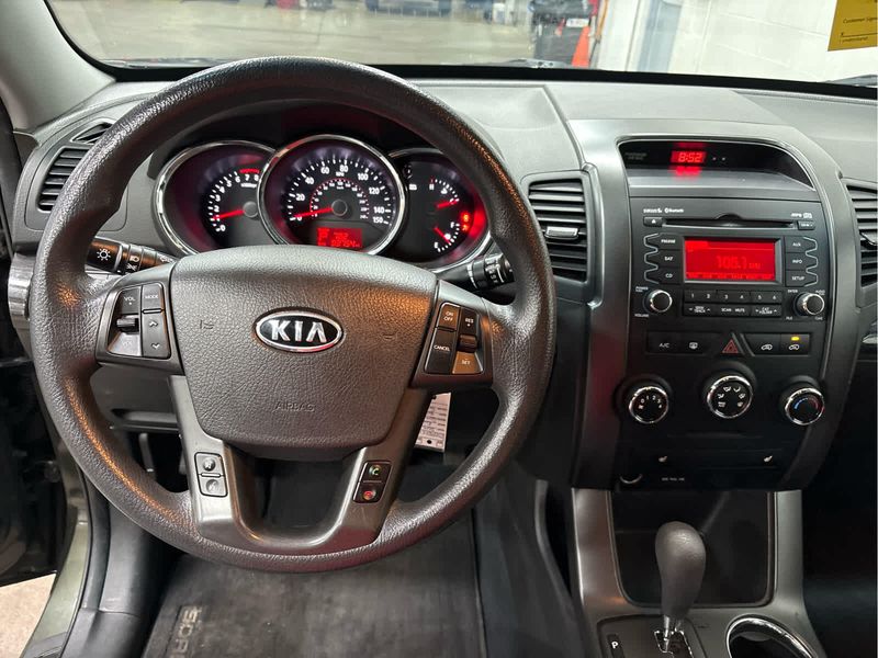 2012 Kia Sorento LX photo 10
