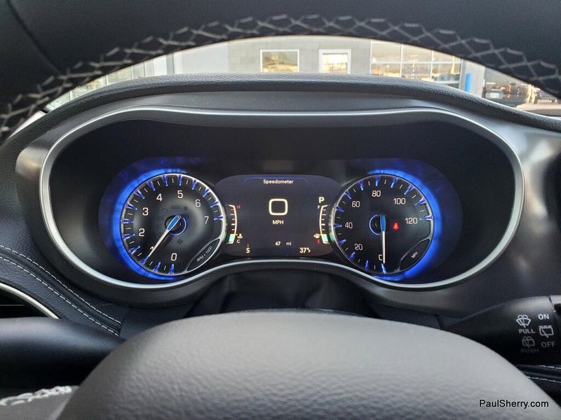 New 2026 Chrysler Pacifica Select