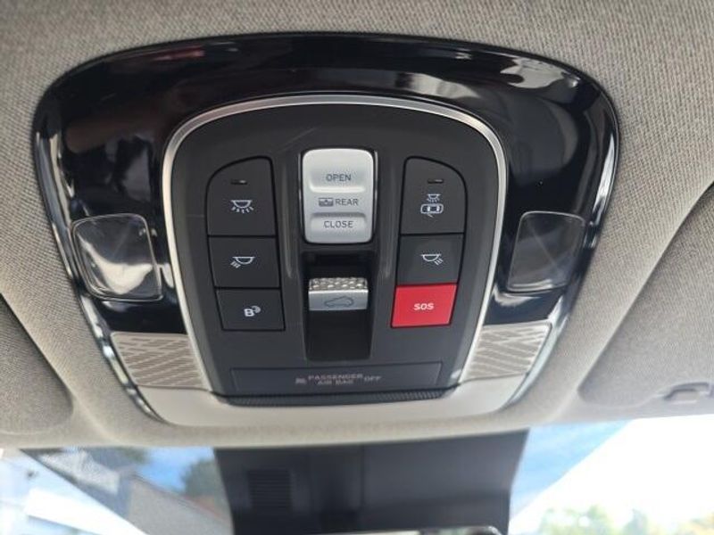 2024 Hyundai Palisade Limited photo 22