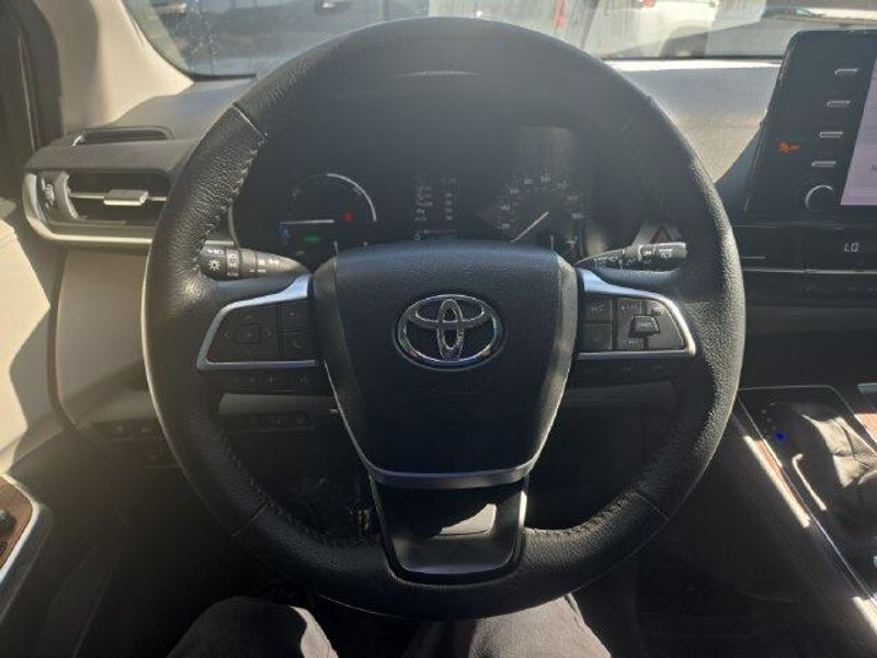 Used 2023 Toyota Sienna XLEImage 13
