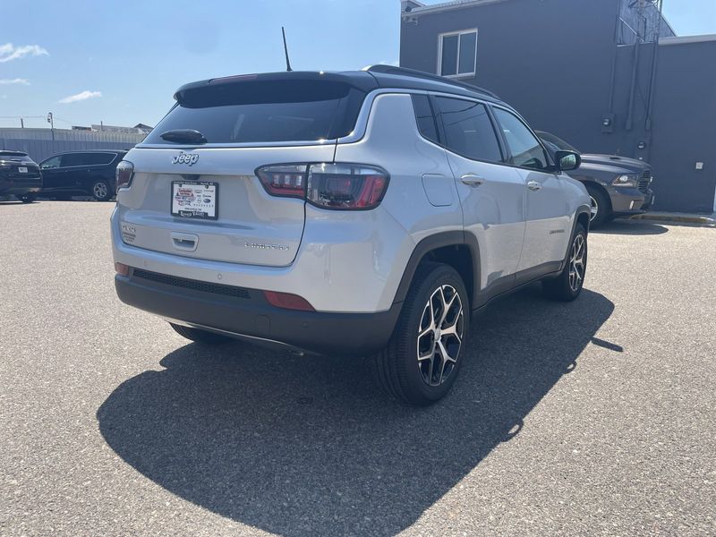 2024 Jeep Compass Limited 4x4Image 9