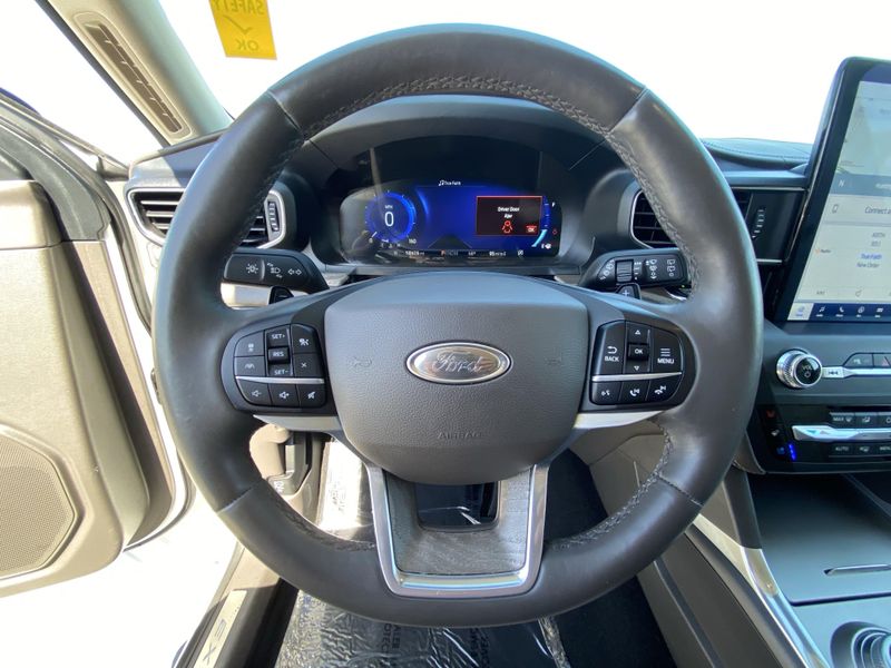 2020 Ford Explorer PlatinumImage 27