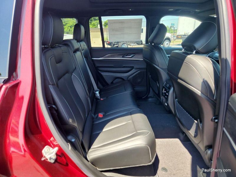 New 2025 Jeep Grand Cherokee Limited 4x4