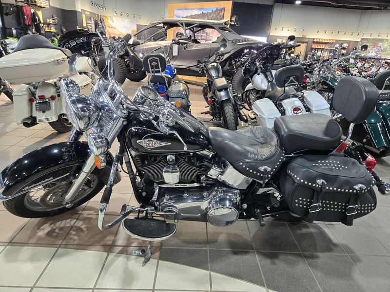 USED 2011 HARLEY SOFTAIL HERITAGE CLASSIC Image 4