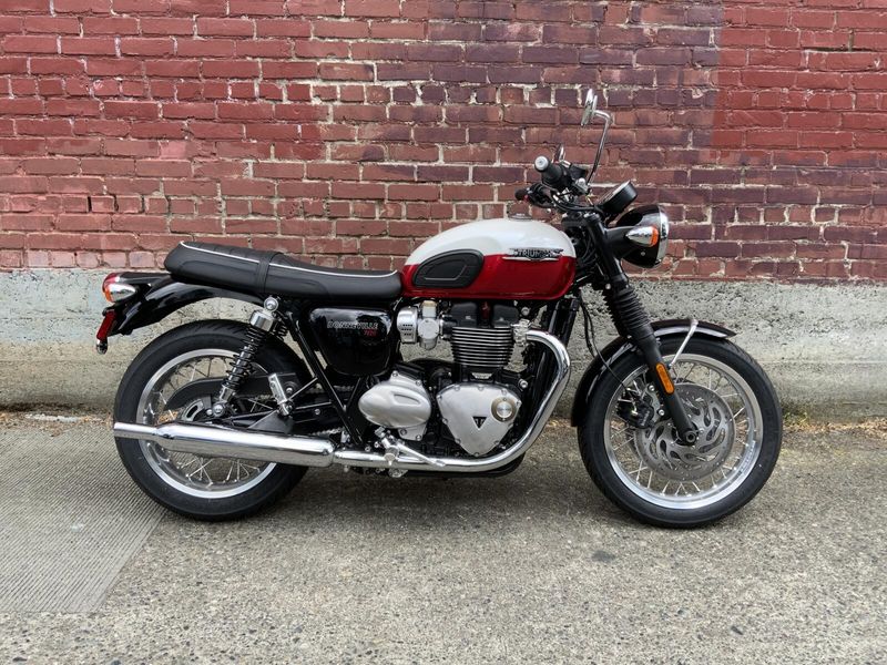 2025 Triumph BONNEVILLE T120