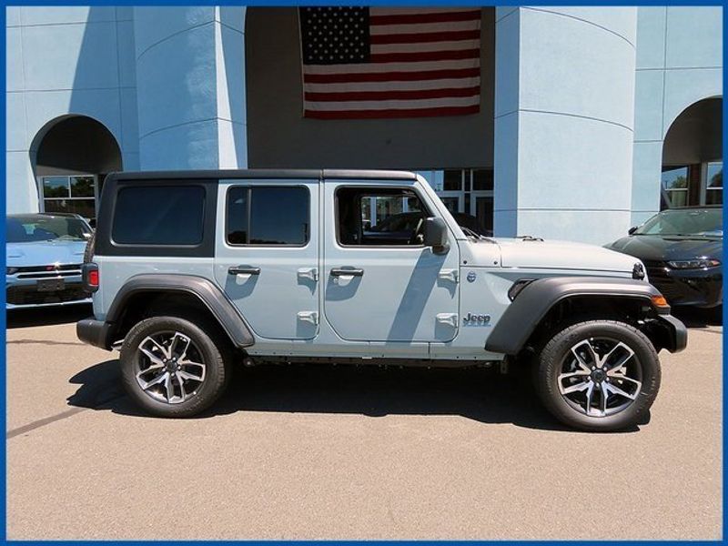 2024 Jeep Wrangler 4xE Sport S 4xeImage 2