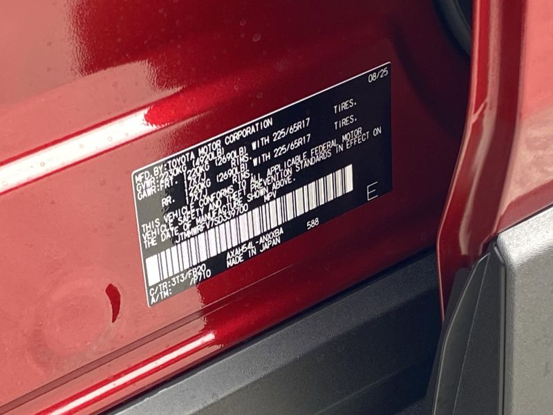 New 2025 Toyota RAV4 Hybrid LEImage 19