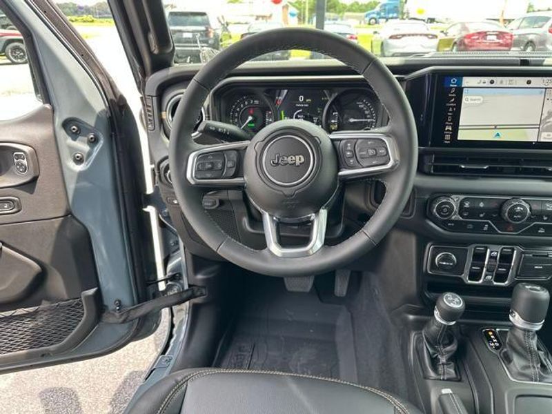 2025 Jeep Wrangler 4-door Sahara 4xe