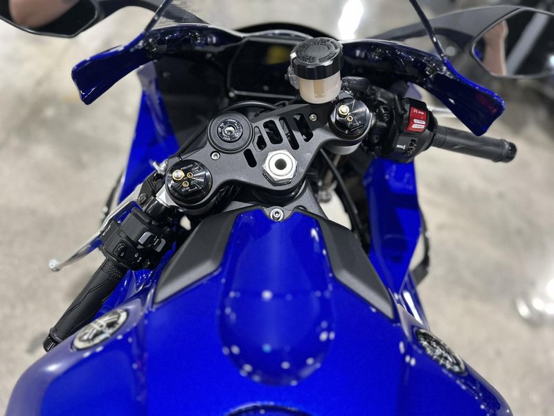 New 2025 Yamaha YZF-R1 Image 14