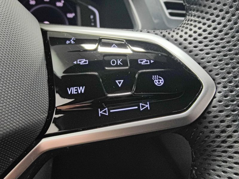 Used 2024 Volkswagen Tiguan AWD SEL R-Line w/Sunroof/NavImage 34