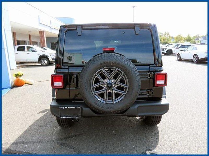 New 2025 Jeep Wrangler 4-DOOR SPORT S