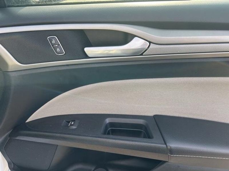 2019 Ford Fusion SImage 21