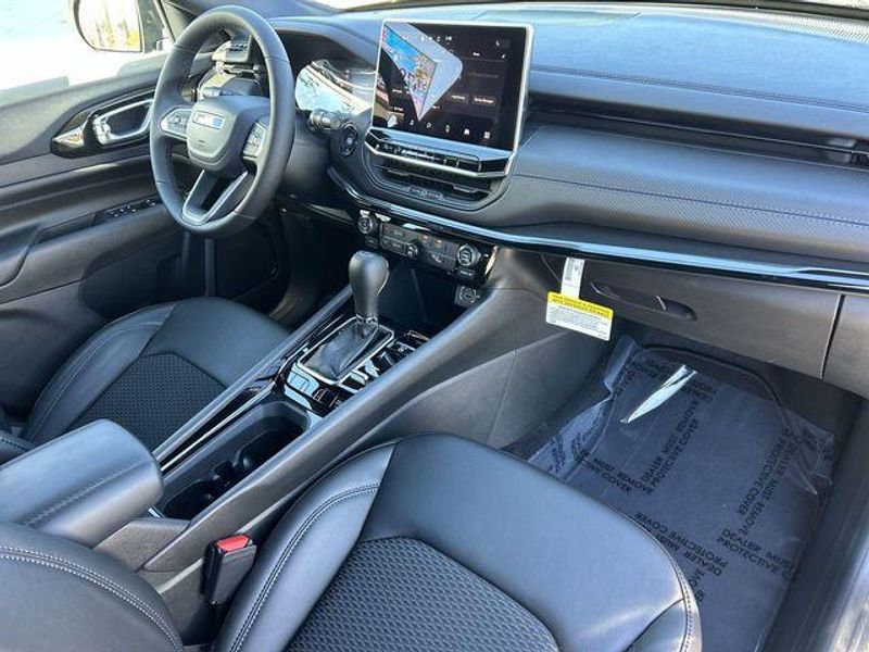 New 2026 Jeep Compass Latitude Altitude 4x4Image 13