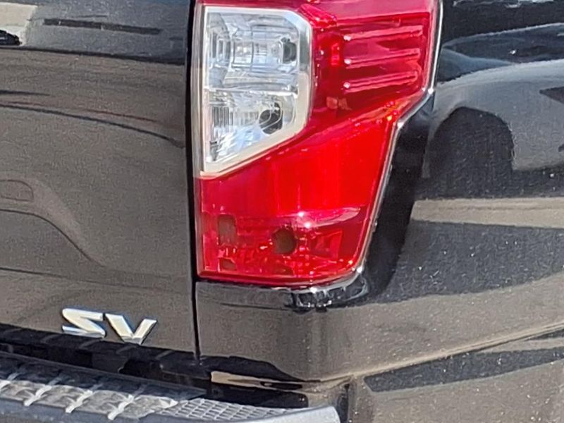 2021 Nissan Titan SVImage 23