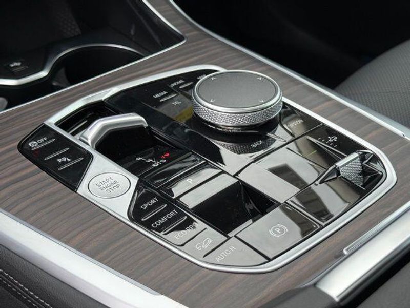 New 2026 BMW X7 xDrive40iImage 24