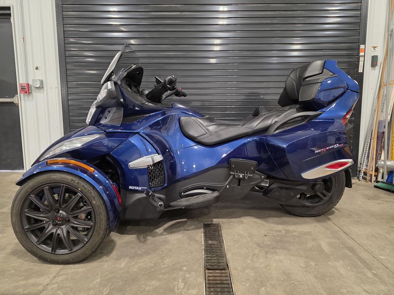 Used 2017 Can-Am Spyder RT Base 
