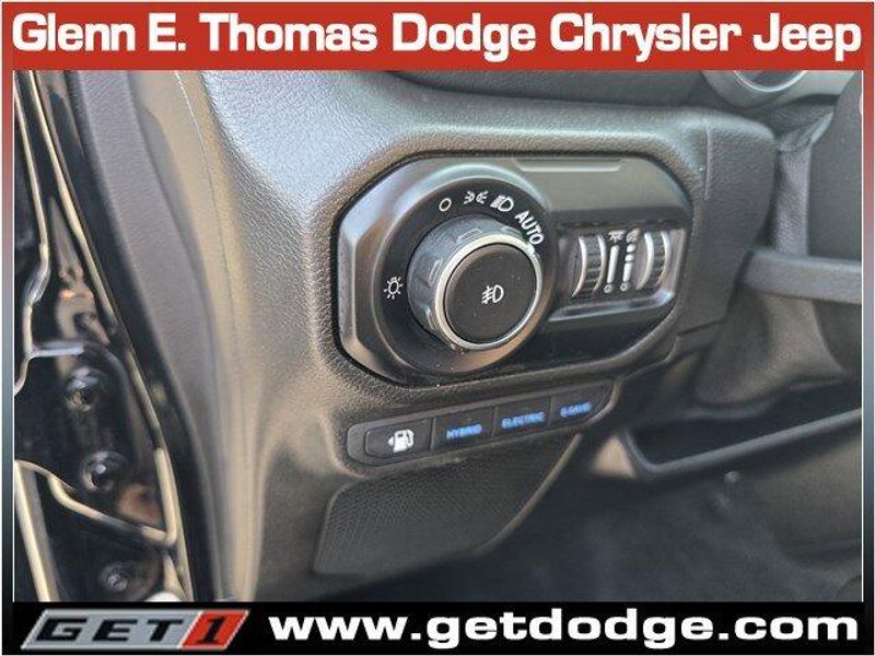 2021 Jeep Wrangler 4xe Unlimited Rubicon photo 17