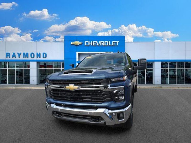 New 2026 Chevrolet Silverado 2500HD LTImage 8