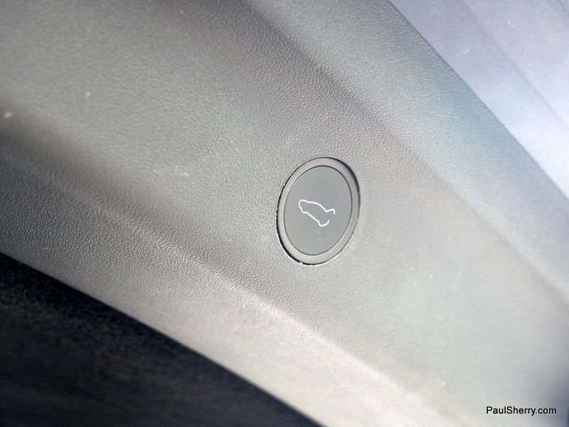2024 Tesla Model Y Long RangeImage 26