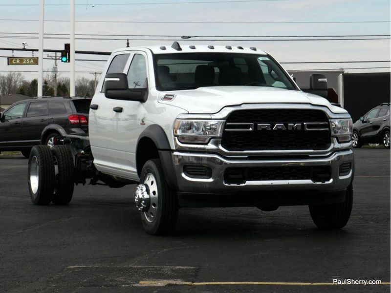 2024 RAM 5500 Tradesman Chassis Crew Cab 4x4 84