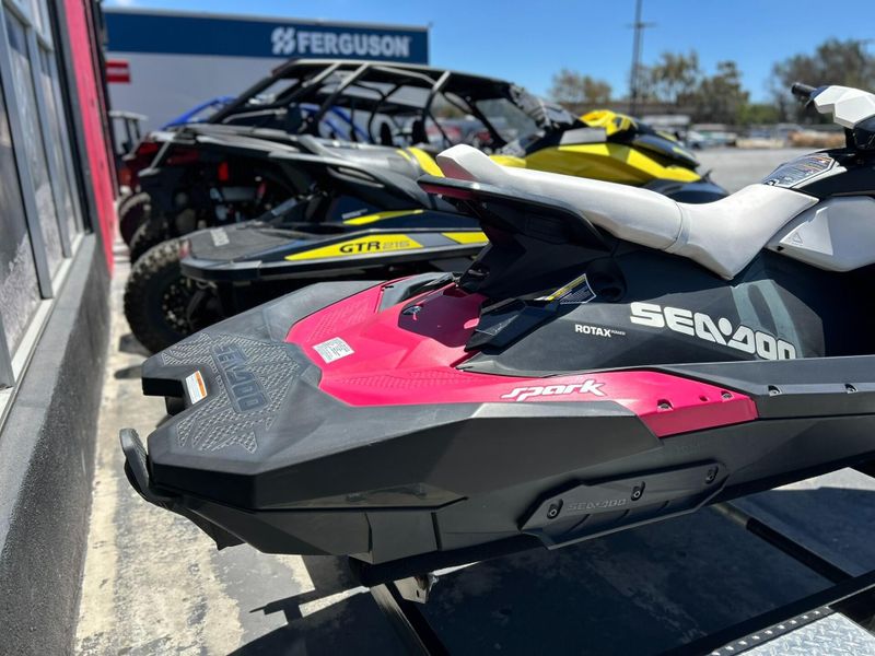 Used 2015 Sea-Doo SPARK 3UP Image 9