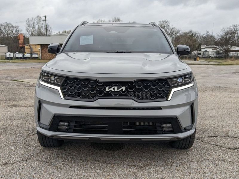 2022 Kia Sorento SX in a WOLF GRAY exterior color and Blackinterior. Johnson Dodge 601-693-6343 pixelmotiondemo.com 