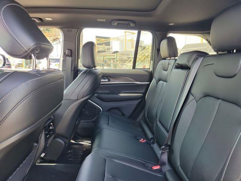 New 2026 Jeep Grand Cherokee Limited 4x4
