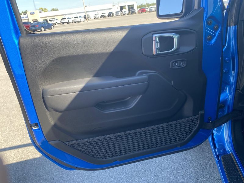 2025 Jeep Wrangler Two-Door Sport photo 10