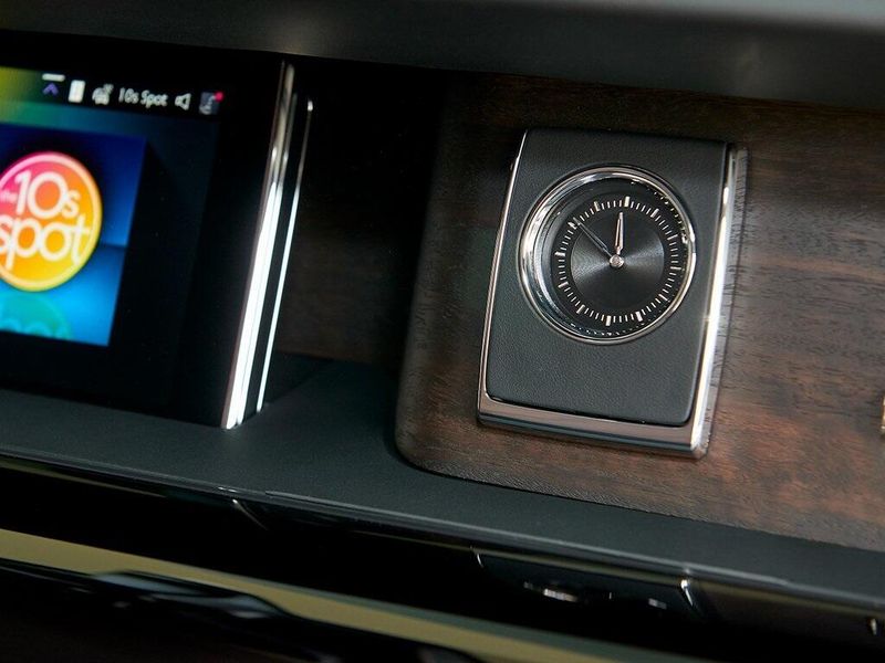 2025 Rolls-Royce Phantom Image 17