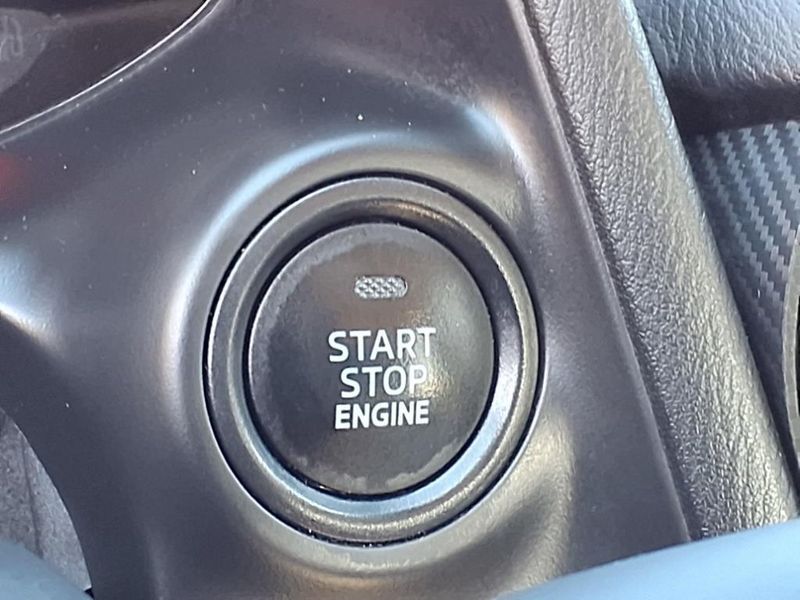 2019 Toyota Yaris Sedan LImage 23