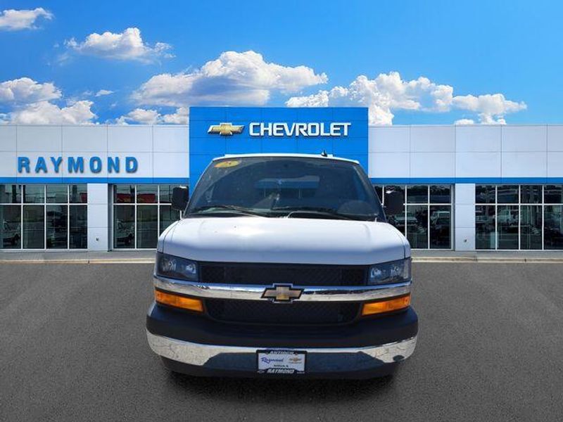 New 2025 Chevrolet Express 2500 Work VanImage 9