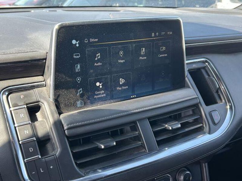Used 2024 Chevrolet Suburban LTImage 5