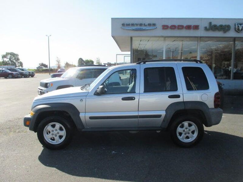 Used 2007 Jeep Liberty SportImage 11