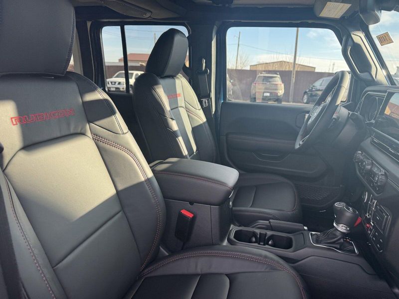 2025 Jeep Wrangler RubiconImage 13