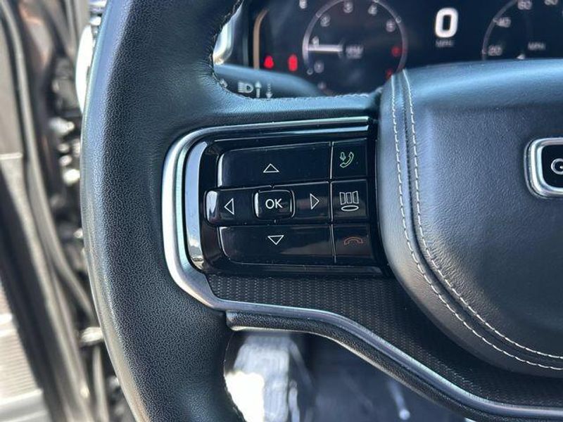 2024 Jeep Grand Wagoneer L Series II ObsidianImage 24